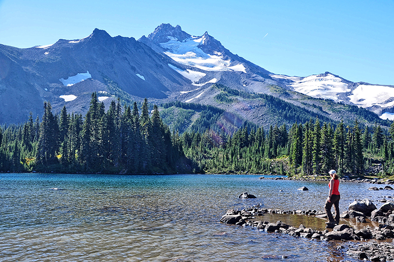 pct-pacific-crest-trail-mount-mt-jefferson-park-wilderness-scout-lake-hiker-hiking-oregon-pctoregon.com